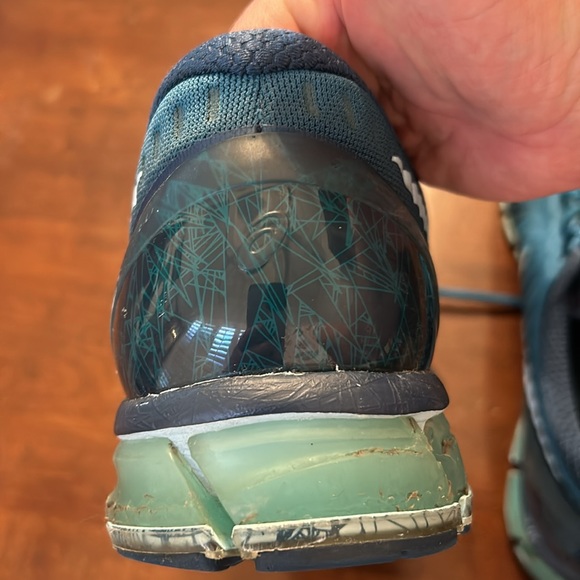 Aqua ASICS Tennis Shoes Gel Quantum - Picture 9 of 9